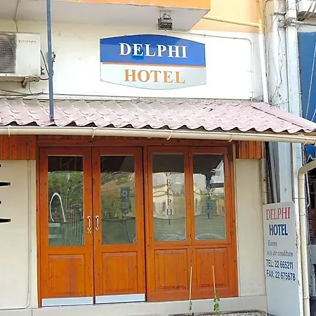 Отель Delphi *