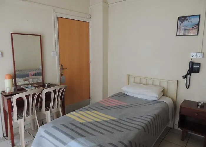 ホテル Delphi ニコシア